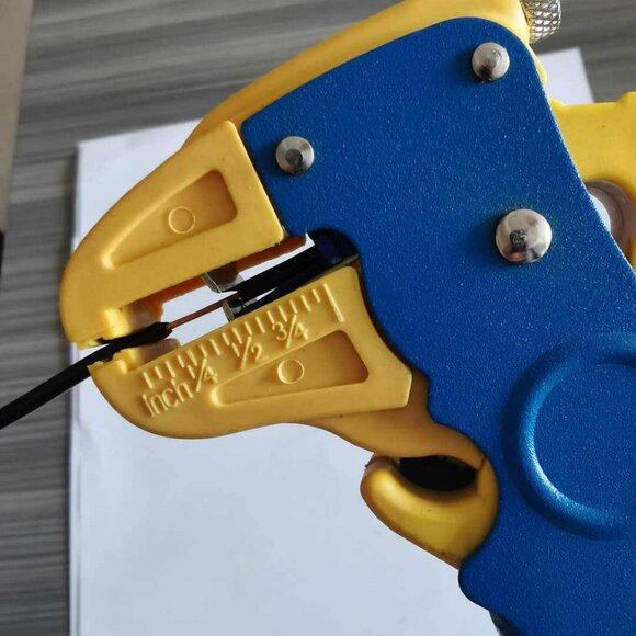 Automatic Wire Stripper and Cutter, Professional 2 in 1 Adjustable stripper1pack - Picture 3 of 13